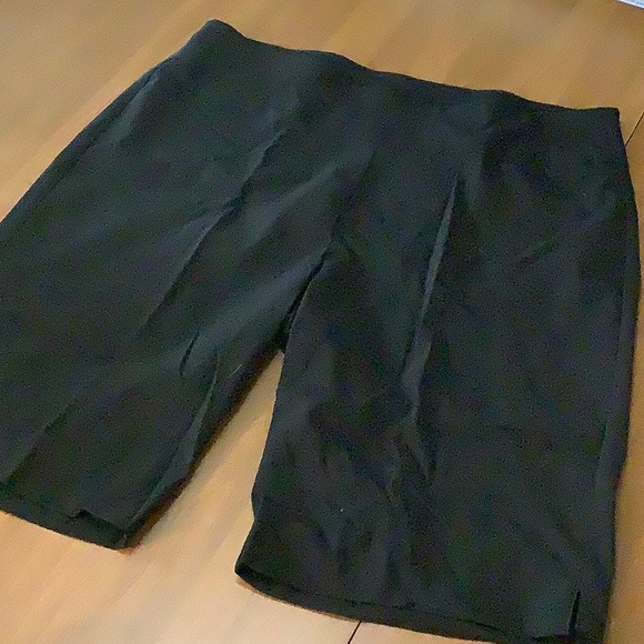 Ruby Rd. Woman black shorts NWOT - Picture 1 of 2